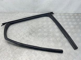 Направляющая стекла двери 80A839432A Audi Q5