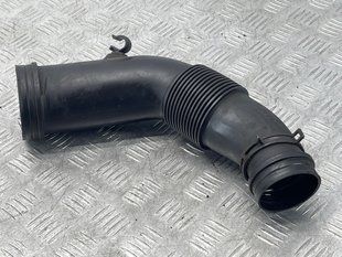 Патрубок повітряний 7P6129627B Volkswagen Touareg