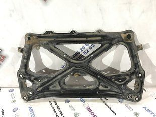 Розпірка підрамника 4H03993450 Audi A6