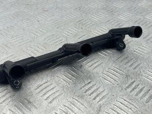 Топливная рампа левая 06E133681L Audi A8 Audi A6, Audi A7, Audi Q7