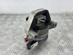 Подушка двигуна Audi A8