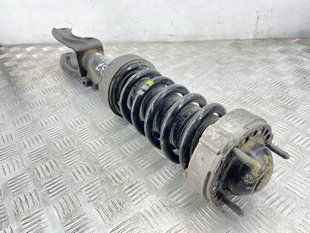 Стійка амортизатора в зборі з пружиною 7P6413031AP Volkswagen Touareg