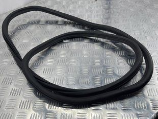 Ущільнювач дверей 4G5833721A Audi A6