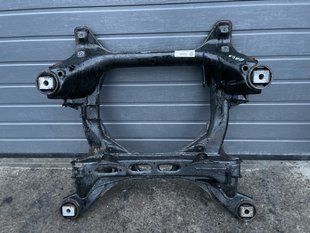 Підрамник передній 7P0400025 Volkswagen Touareg