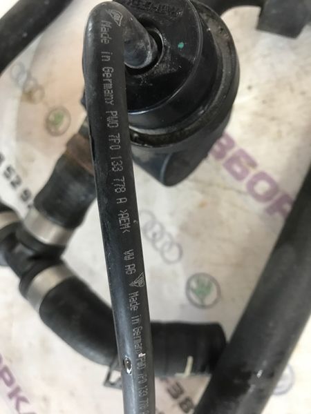 Шланг ОР з клапаном 7P0122049H Volkswagen Touareg