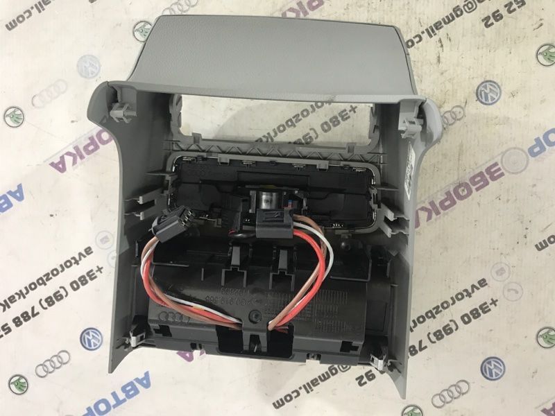 Накладка салона 4G0864376B Audi A6