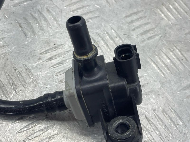 Клапан вентиляции топливного бака 31321694 Volvo XC90 Volvo S60, Volvo S60 Cross Country, Volvo S90, Volvo V60, Volvo V60 Cross Country, Volvo V90, Volvo V90 Cross Country, Volvo XC60, Volvo XC70, Volvo XC90