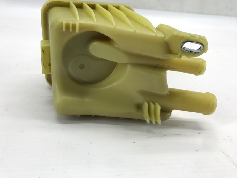 Бачок гідропідсилювача 7L6422371E Volkswagen Touareg