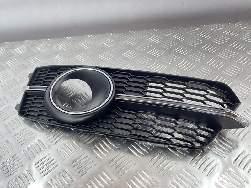 Решітка переднього бампера s-line 4G0807681AG Audi A6