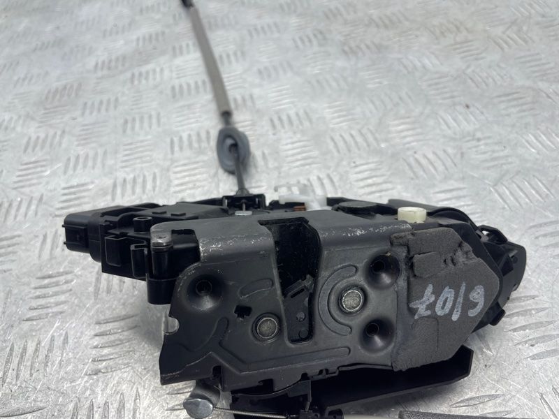 Замок дверей 31253919 Volvo XC60