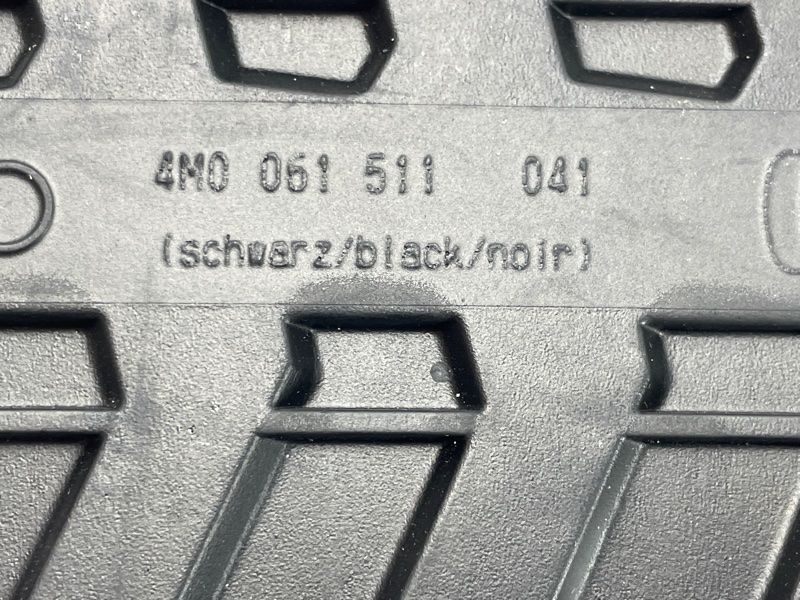 Килимки салону задні 4M0061511041 Audi Q7