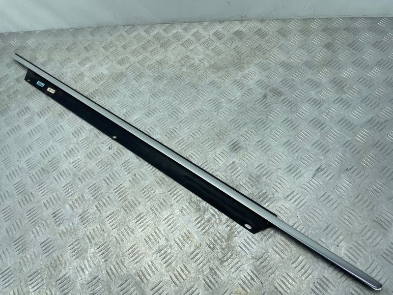 Молдинг / уплотнитель паза стекла (хром) 4L0853284E2ZZ Audi Q7