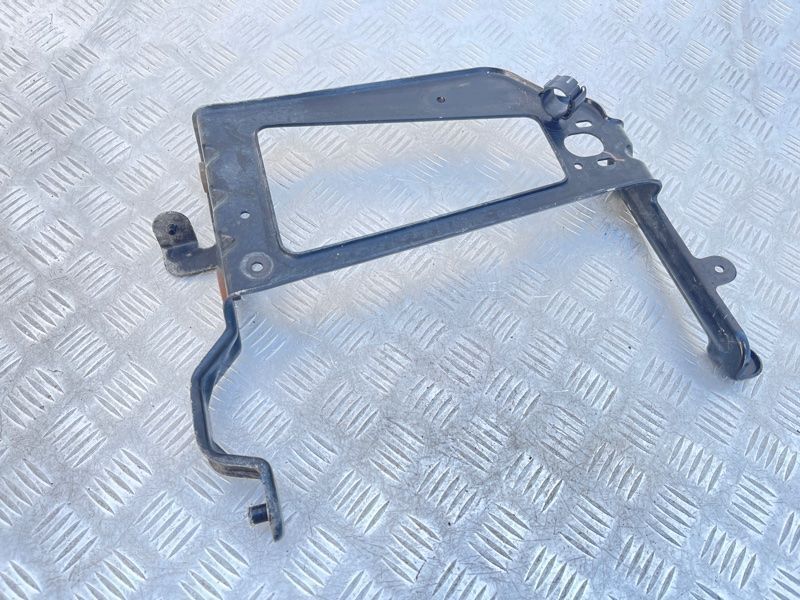 Кронштейн додаткового радіатора ОР 4M0121261R Audi Q7
