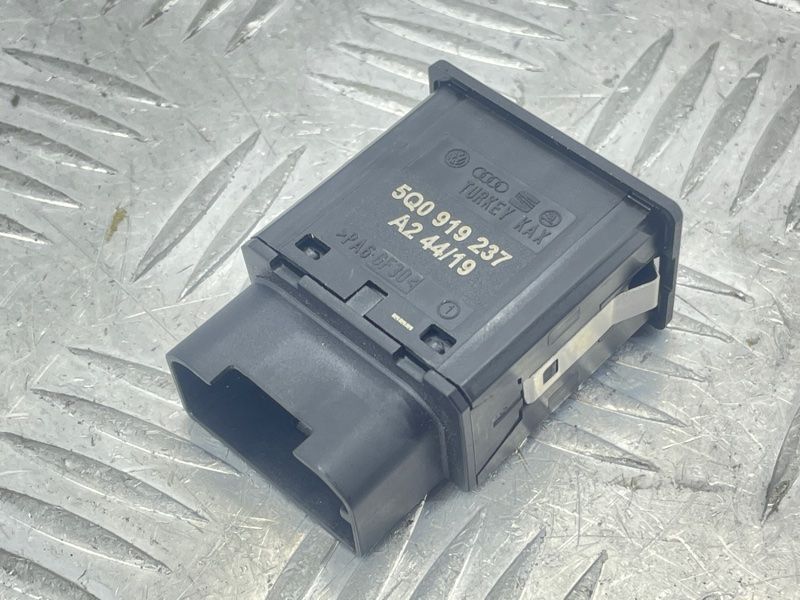 Перемикач 5q0919237 Audi A6