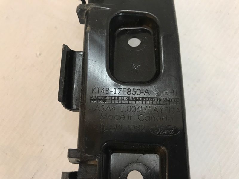 Кронштейн заднього бампера KT4B17E850A Ford Edge