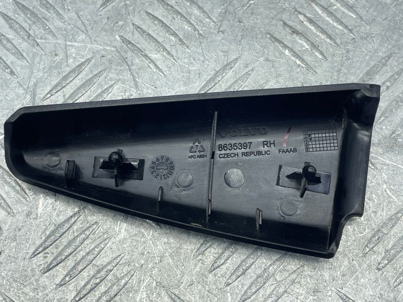Заглушка двери 8635397 Volvo XC60