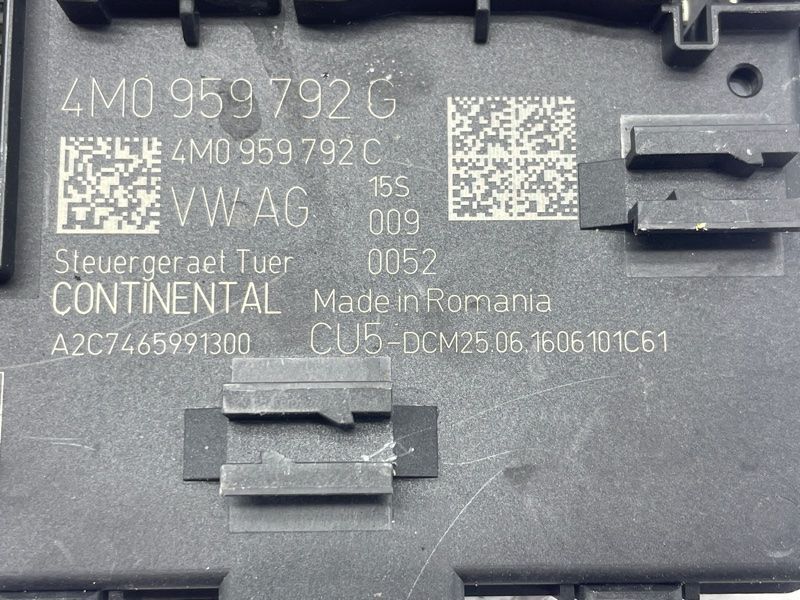Блок керування дверей 4M0959792G Audi Q7