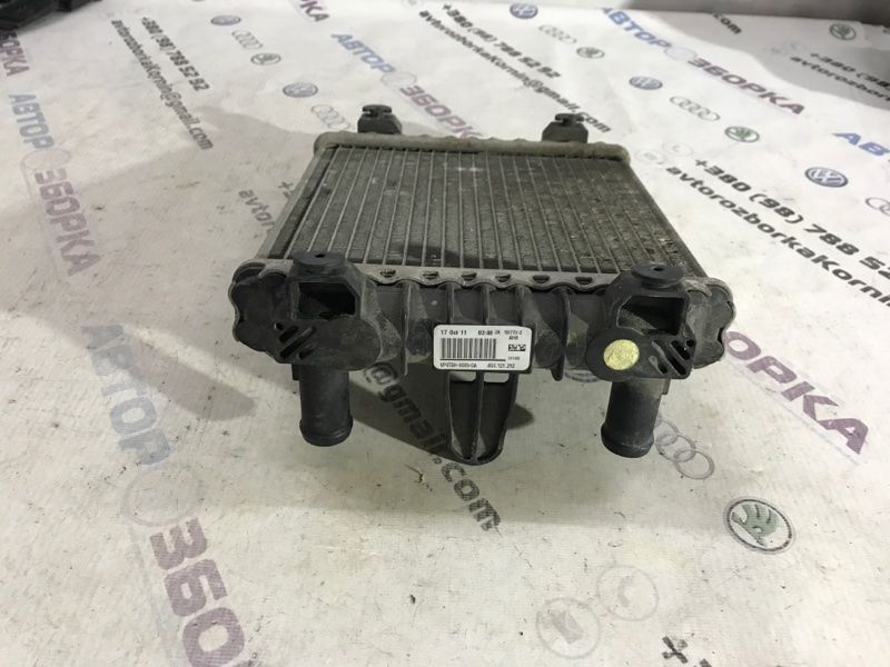 Радіатор охолодження двигуна 4G0121212 Audi A6