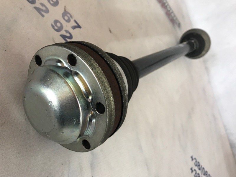 Піввісь 8R0501203C Audi A6