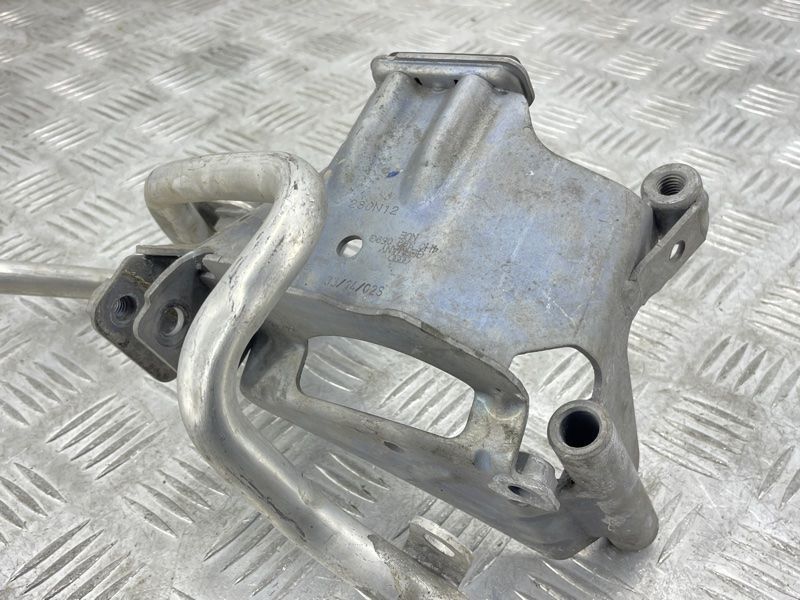 Кронштейн 4H0399069G Audi A8