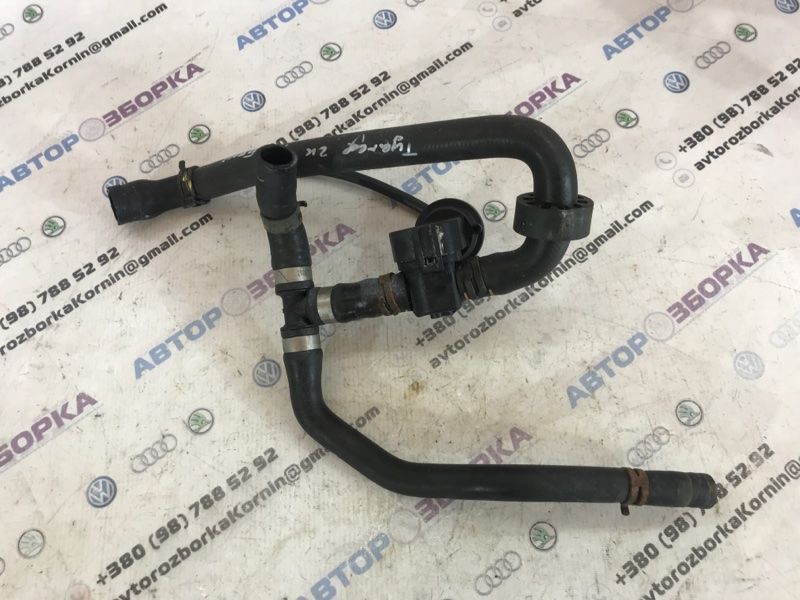 Шланг ОР з клапаном 7P0122049H Volkswagen Touareg