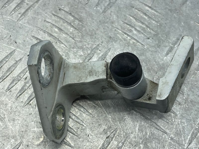 Петля двери верхняя 3C4833402D Volkswagen CC