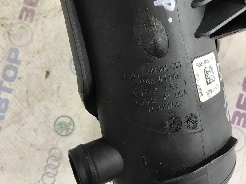 Патрубок інтеркулера F2G39R504BD Ford Edge