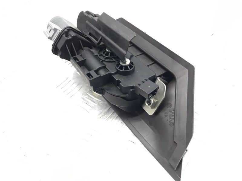 Замок кришки багажника 7P0827505J Volkswagen Touareg