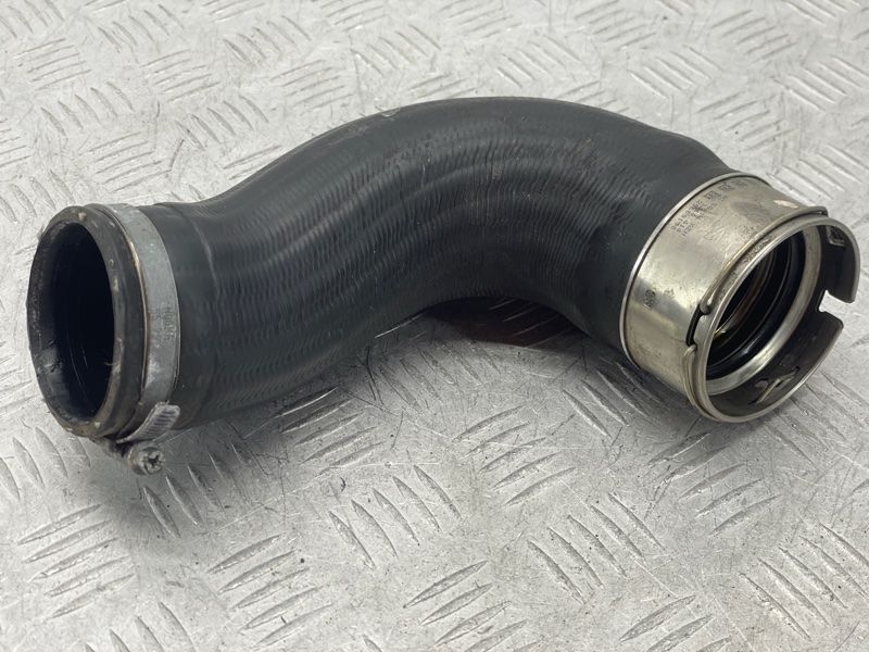 Патрубок інтеркулера 31657757 Volvo XC60
