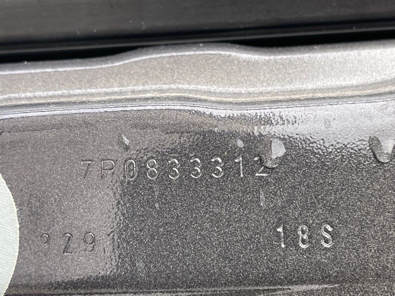 Двері 7P0833056A Volkswagen Touareg