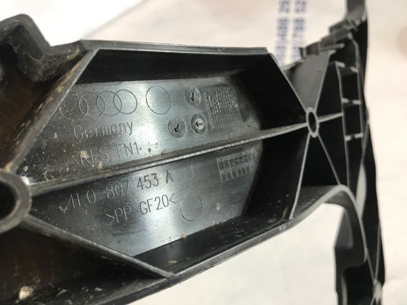 Направляюча заднього бампера 4L0807453A Audi Q7