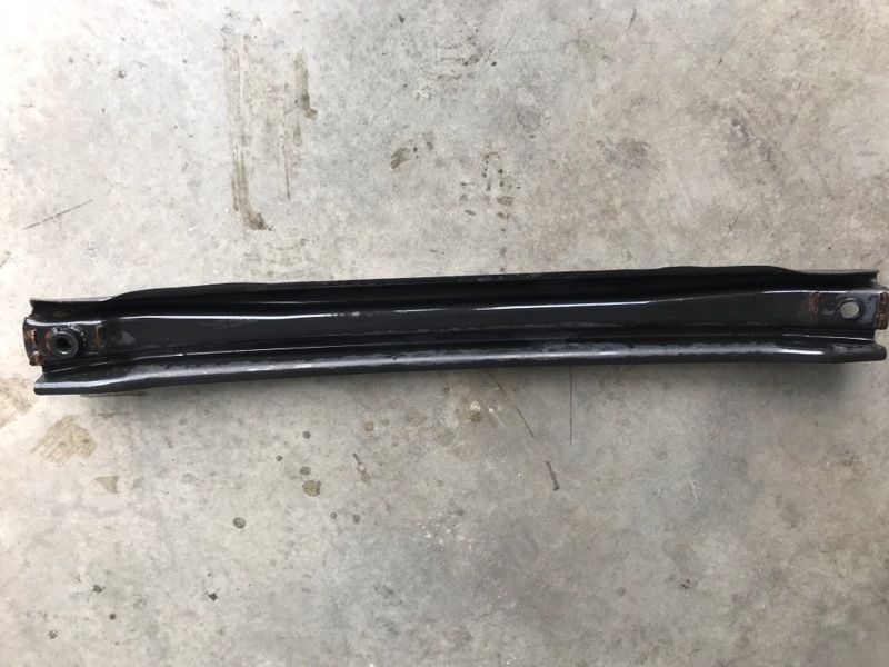 Підсилювач заднього бампера 17A807305E Volkswagen Jetta