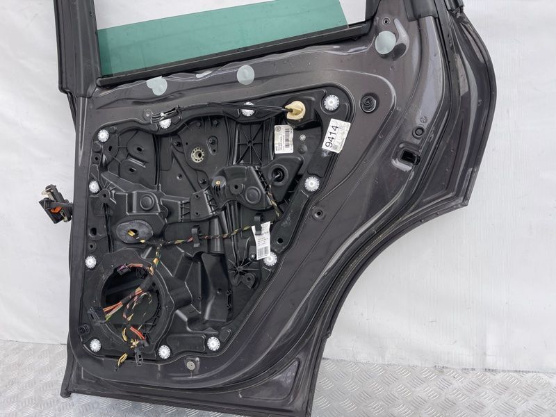 Двері 7P0833056A Volkswagen Touareg