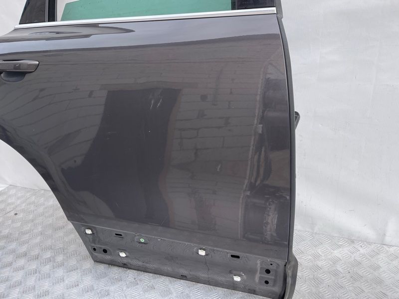 Двері 7P0833056A Volkswagen Touareg