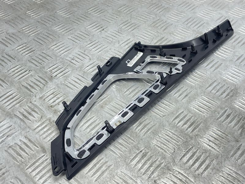Декоративна вставка дверей 4M0867101J1LQ Audi Q7