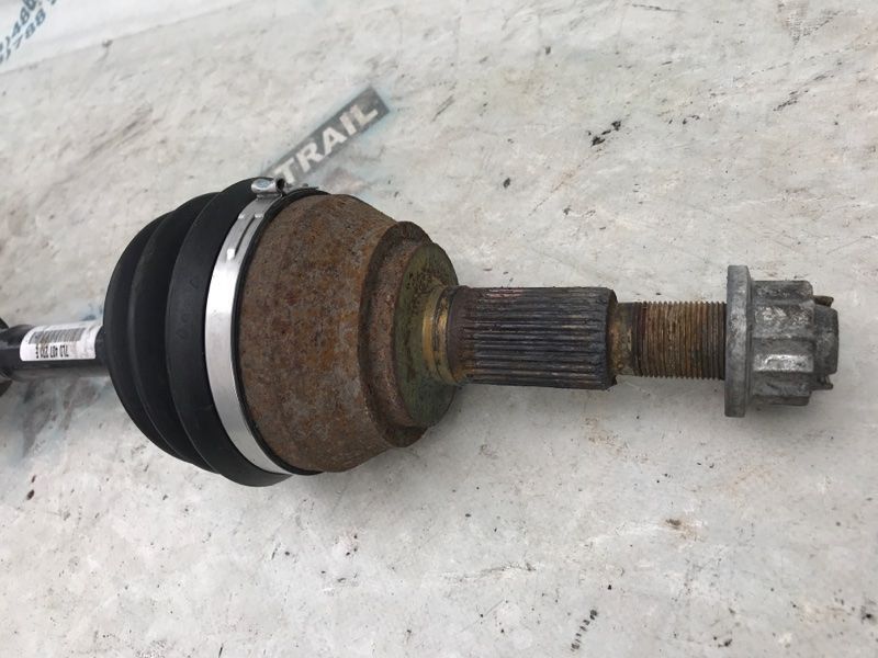 Піввісь 7L0407271E Audi Q7