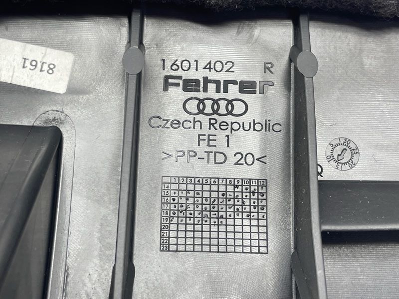 Бічна підтримка спинки сидіння 8W0885704AG38M Audi A4