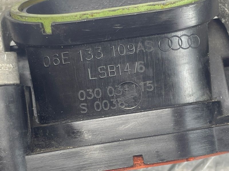 Колектор впускний 06E133109AS Audi A6