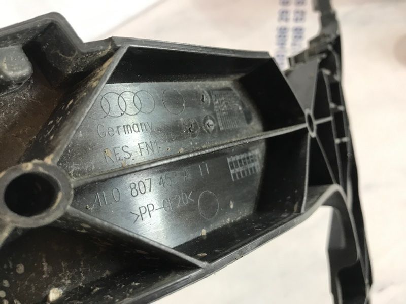 Направляюча заднього бампера 4L0807453A Audi Q7