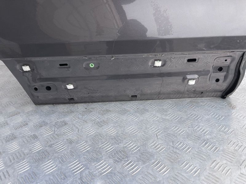 Двері 7P0833056A Volkswagen Touareg