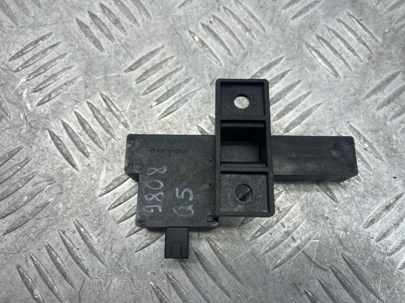 Антенна бесключевого доступа (KESSY) 8K0907247 Audi Q5 Audi A4, Audi A4 Allroad, Audi A5, Audi A6, Audi A7, Audi A8, Audi Q5, Audi RS5, Audi RS7, Audi S4, Audi S5, Audi S6, Audi S7, Audi S8, Audi SQ5
