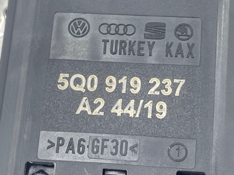 Перемикач 5q0919237 Audi A6