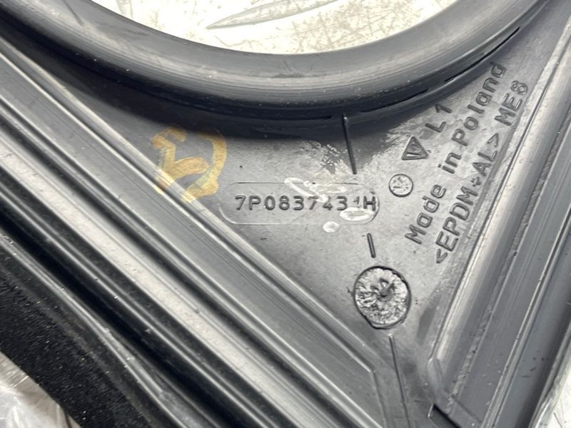 Молдинг дверей Volkswagen Touareg