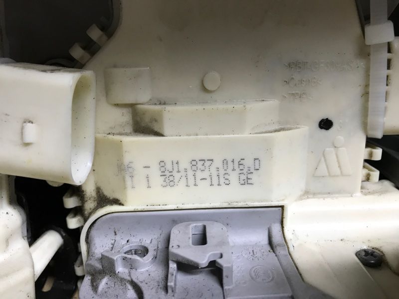 Замок дверей 8J1837016D Audi A7
