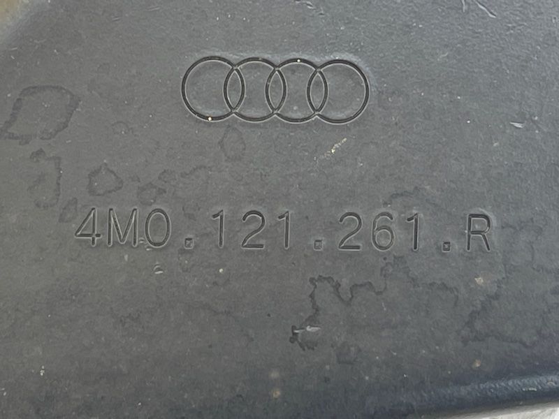 Кронштейн додаткового радіатора ОР 4M0121261R Audi Q7