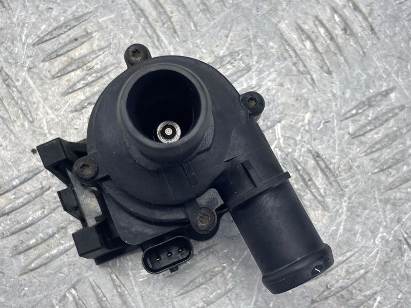 Додатковий насос охолоджуючої рідини 06H121601N Audi Q5 Audi A7 Sportback, Audi Q5 PHEV, Audi S7 Sportback, Audi A4, Audi A4 Allroad, Audi A5, Audi A5 Sportback, Audi A6, Audi A6 Allroad, Audi A7, Audi A8, Audi Q5, Audi Q5 Sportback, Audi Q7, Audi R8, Audi S4, Audi S5, Audi S5 Sportback, Audi S6, Audi SQ5, Audi SQ5 Sportback