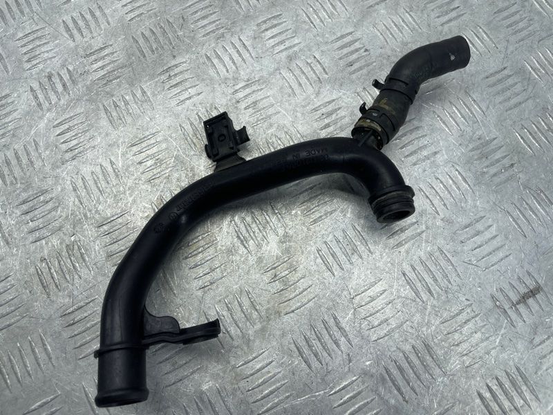 Трубопровід системи охолодження 06J121065F Volkswagen Tiguan