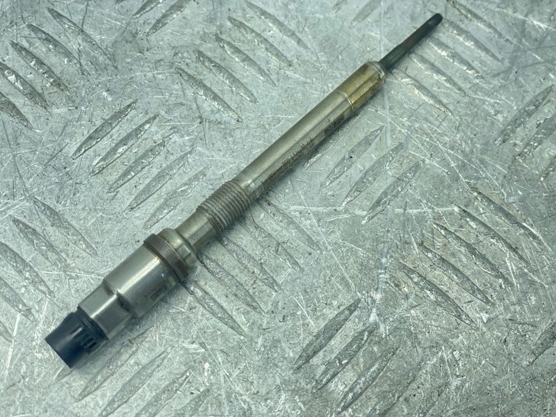 Свічка розжарювання 059905061H Audi Q7 Audi A3, Audi A6, Audi A7, Audi A8, Audi Q5, Audi Q7, Volkswagen Beetle, Volkswagen Golf, Volkswagen Golf SportWagen, Volkswagen Jetta, Volkswagen Passat, Volkswagen Touareg