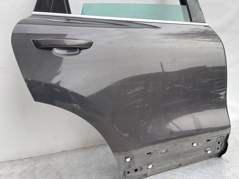 Двері 7P0833056A Volkswagen Touareg