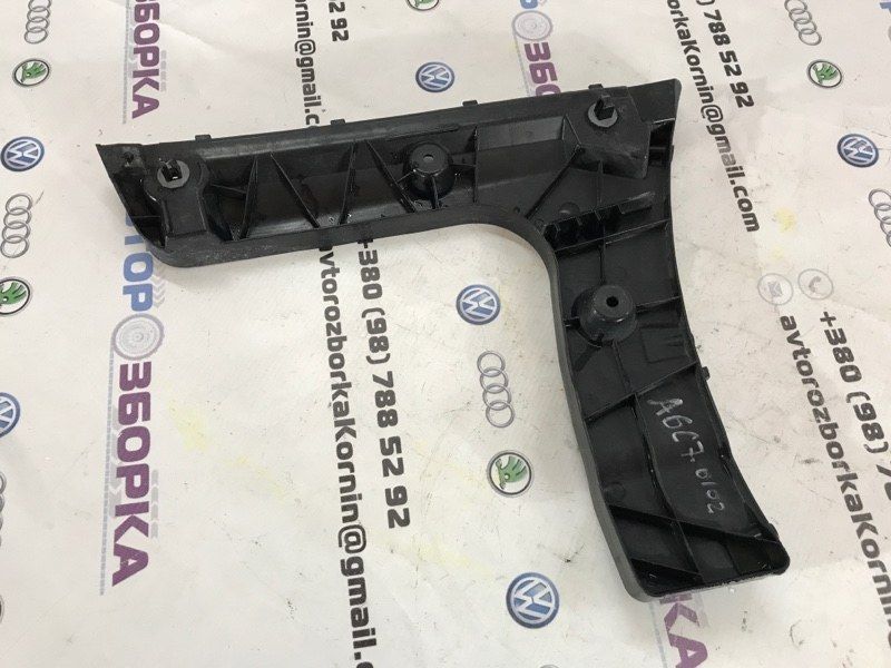Направляюча заднього бампера 4G5807453C Audi A6